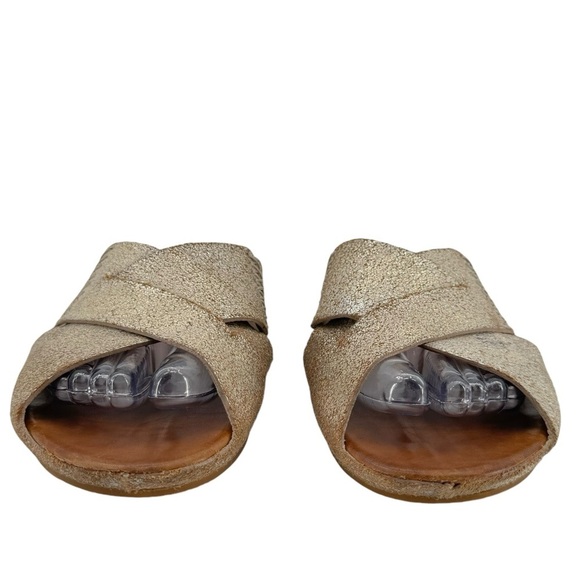 Johnston & Murphy Sonya Gold Leather Sandals Slip On Open Toe COMFY | Size 9.5 - Picture 4 of 12